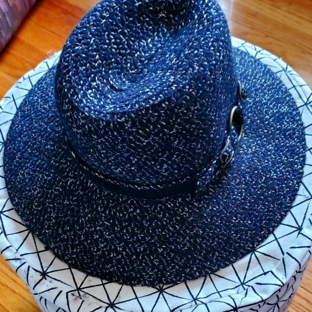 Winter woolblend black tweed ladies hat